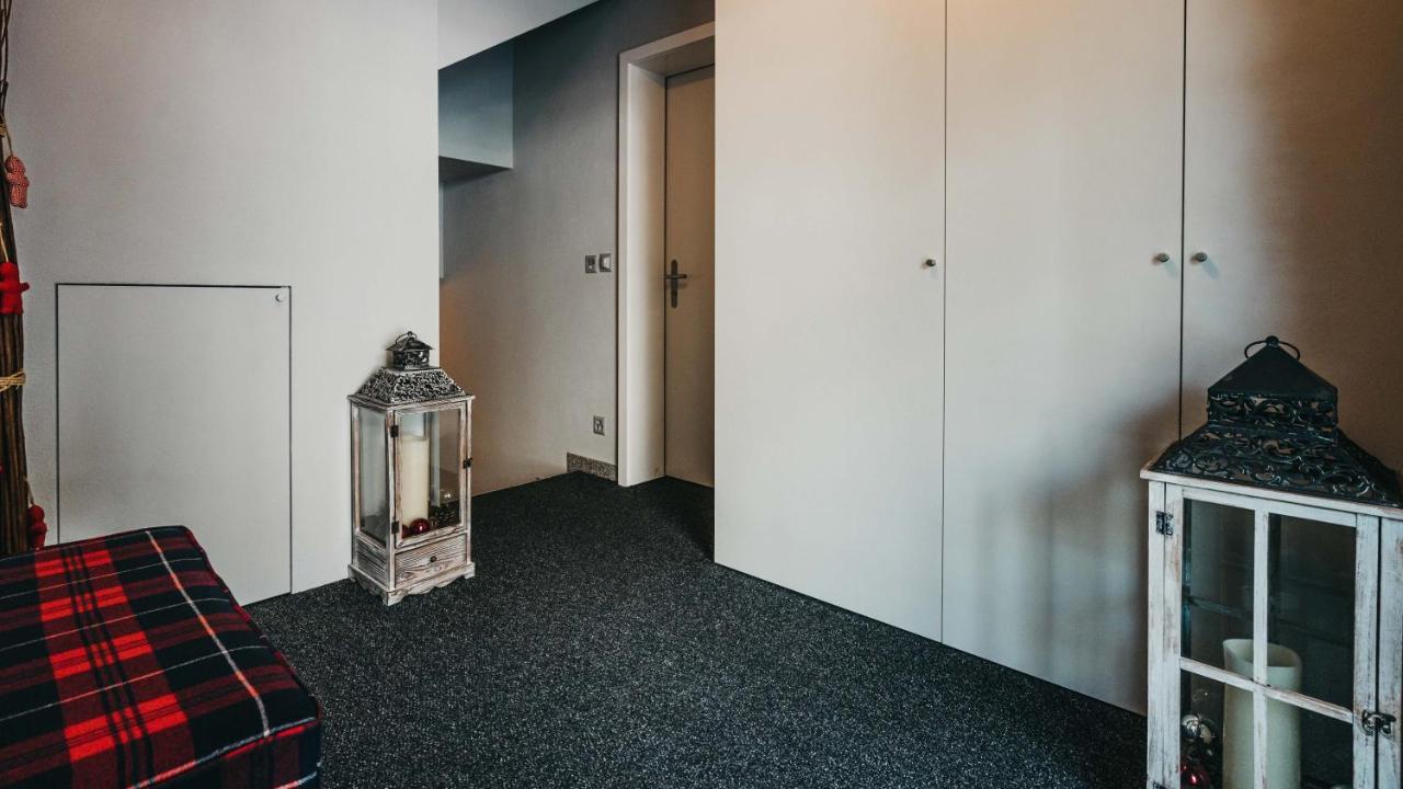 Charming 4 Bed Flat In Flims Lägenhet Exteriör bild