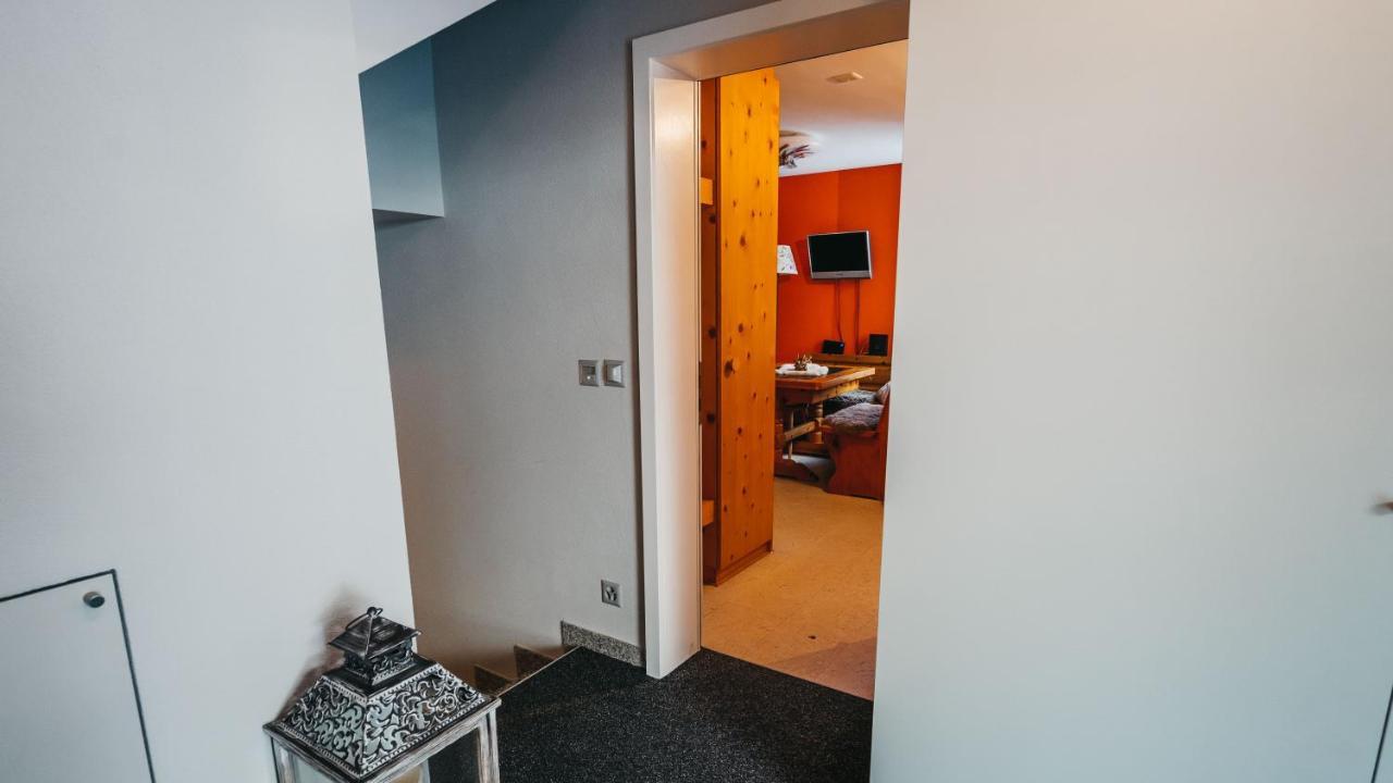 Charming 4 Bed Flat In Flims Lägenhet Exteriör bild