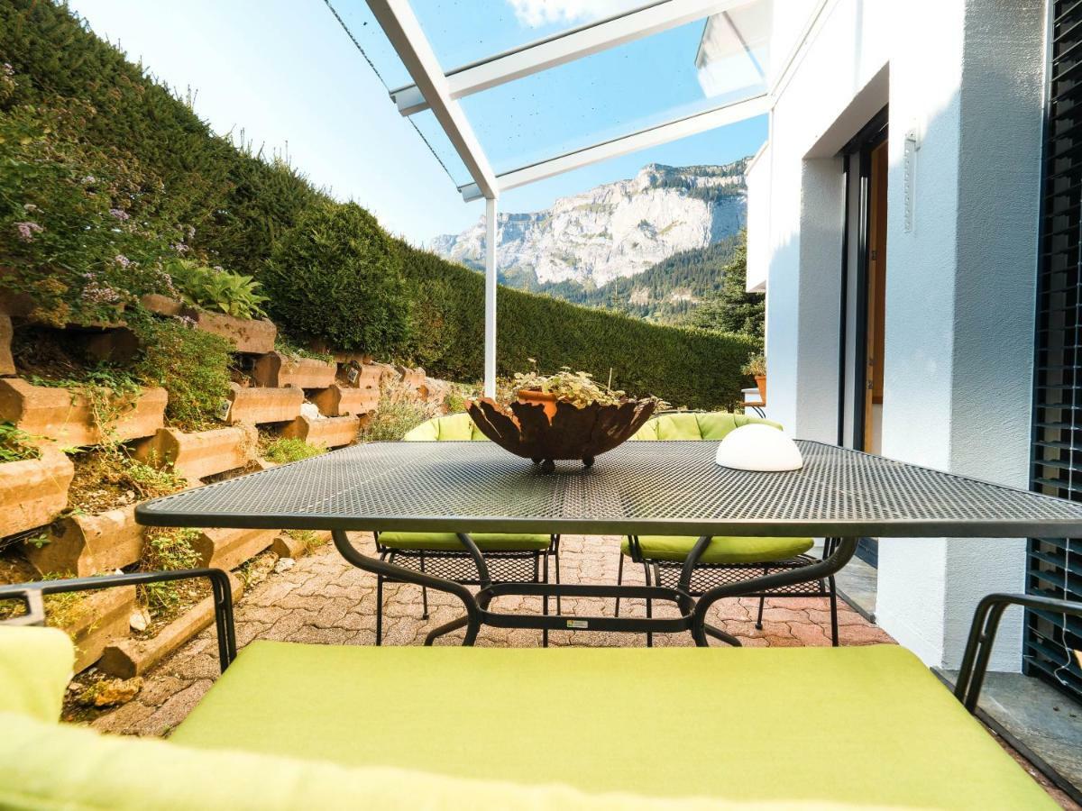 Charming 4 Bed Flat In Flims Lägenhet Exteriör bild